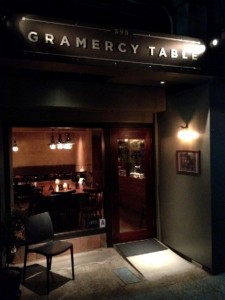 銀座レストラン　グラマシー テーブル